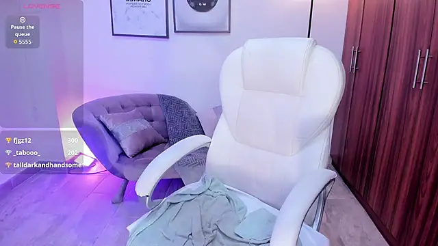 Snapshot of alana_martiins chatting on 02/22/26, 09:19 alana martiins online show from 02/22/26, 09:19