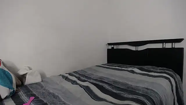 Snapshot of nohemyDream chatting on 12/16/25, 05:23 nohemyDream online show from 12/16/25, 05:23