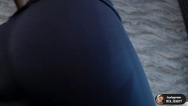 Mia Luxor online show from 06/24/26, 11:42