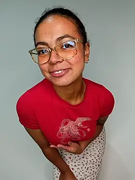 Snapshot of __VioletaHeaven__ chatting on 12/16/25, 11:37 VioletaHeaven online show from 12/16/25, 11:37