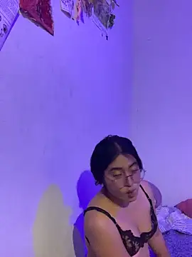 Snapshot of Arely-L1 chatting on 02/13/26, 12:17 Arely-L1 online show from 02/13/26, 12:17