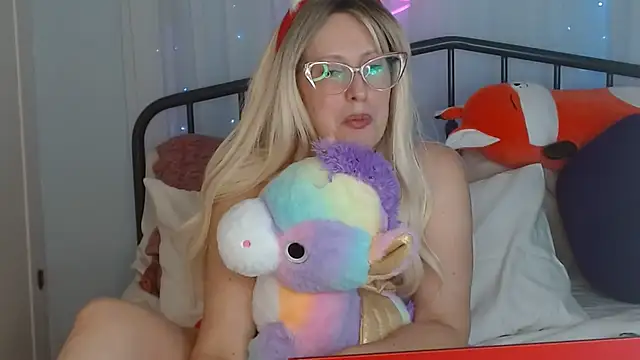 Snapshot of Katina-LoveJoy chatting on 12/19/25, 12:50 Katina-LoveJoy online show from 12/19/25, 12:50