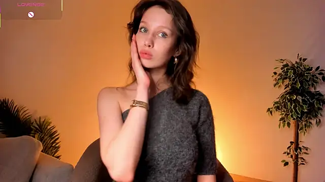 Snapshot of LachelleFrommer chatting on 03/03/26, 02:28 LachelleFrommer online show from 03/03/26, 02:28