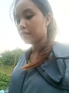 Snapshot of Pretty-haert chatting on 12/15/25, 09:57 Pretty-haert online show from 12/15/25, 09:57