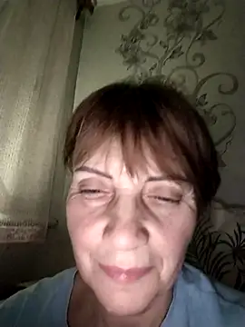 Snapshot of MichelleLove48 chatting on 12/21/25, 09:44 MichelleLove48 online show from 12/21/25, 09:44