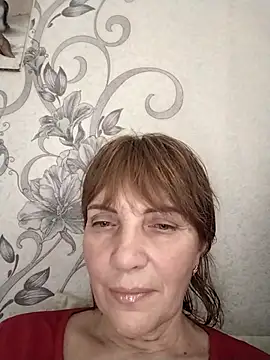 Snapshot of MichelleLove48 chatting on 12/23/25, 09:18 MichelleLove48 online show from 12/23/25, 09:18