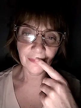 Snapshot of MichelleLove48 chatting on 03/09/26, 09:30 MichelleLove48 online show from 03/09/26, 09:30