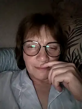 Snapshot of MichelleLove48 chatting on 03/17/26, 09:29 MichelleLove48 online show from 03/17/26, 09:29