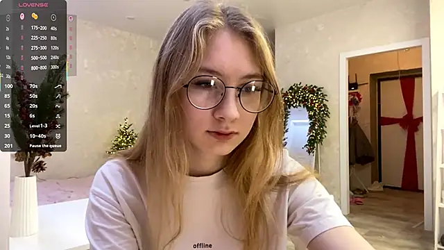 Snapshot of MargyDejong chatting on 12/18/25, 12:55 MargyDejong online show from 12/18/25, 12:55