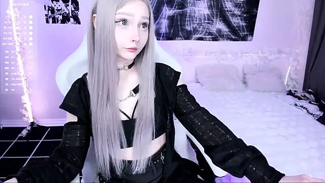 Snapshot of lyric4 chatting on 03/03/26, 01:23 lyric4 online show from 03/03/26, 01:23