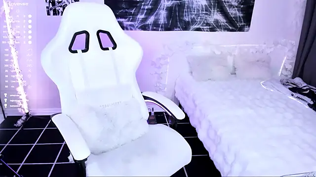 Snapshot of lyric4 chatting on 03/08/26, 02:15 lyric4 online show from 03/08/26, 02:15