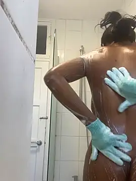 Snapshot of BellaRosex_x chatting on 03/05/26, 12:12 BellaRosex x online show from 03/05/26, 12:12