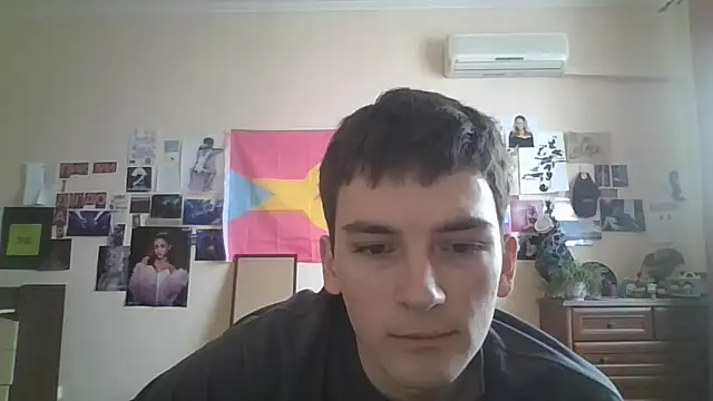 Snapshot of leo_cutie chatting on 02/14/26, 10:23 leo cutie online show from 02/14/26, 10:23