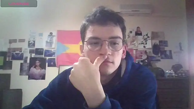 Snapshot of leo_cutie chatting on 02/18/26, 08:49 leo cutie online show from 02/18/26, 08:49