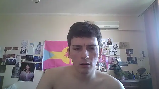 Snapshot of leo_cutie chatting on 03/01/26, 10:28 leo cutie online show from 03/01/26, 10:28