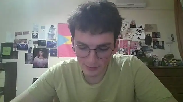 Snapshot of leo_cutie chatting on 03/12/26, 08:26 leo cutie online show from 03/12/26, 08:26