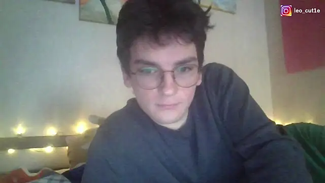 Snapshot of leo_cutie chatting on 04/11/26, 04:50 leo cutie online show from 04/11/26, 04:50