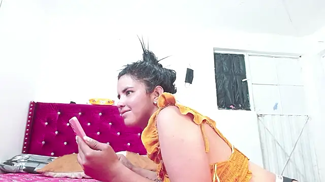 Snapshot of lucy_devil23 chatting on 01/06/26, 08:12 lucy devil23 online show from 01/06/26, 08:12