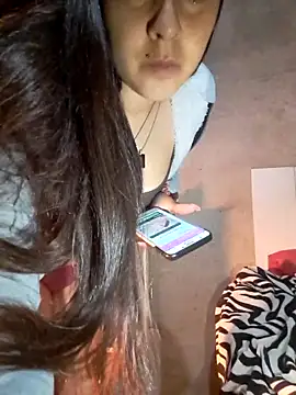 Snapshot of Estefanny_Lolyy chatting on 03/22/26, 03:54 Estefanny Lolyy online show from 03/22/26, 03:54