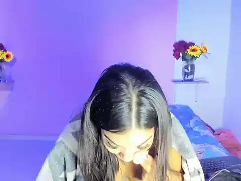 Snapshot of 18teenssexy chatting on 12/17/25, 11:27 18teenssexy online show from 12/17/25, 11:27