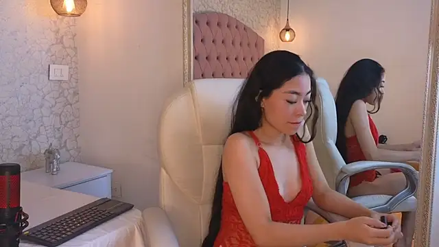 Snapshot of viiolet_whitee chatting on 12/15/25, 08:13 viiolet whitee online show from 12/15/25, 08:13