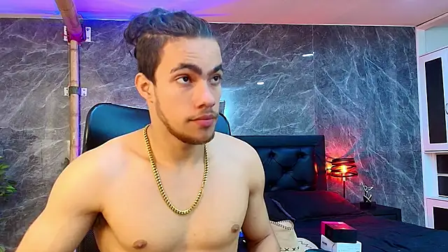 Snapshot of PatrickS25 chatting on 12/05/25, 04:10 PatrickS25 online show from 12/05/25, 04:10