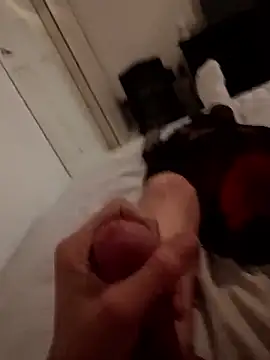 Snapshot of cmoneyyy021 chatting on 02/08/26, 09:18 cmoneyyy021 online show from 02/08/26, 09:18