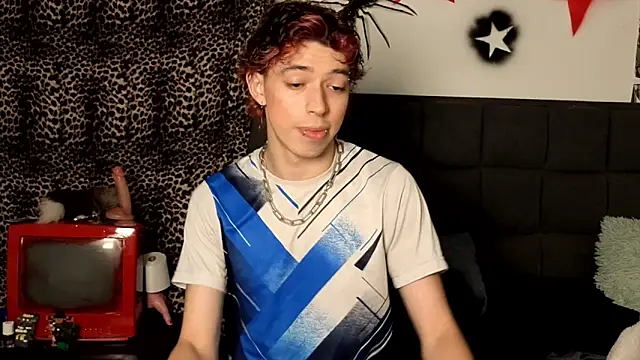 Snapshot of Otter_Starr chatting on 12/16/25, 04:17 Otter Starr online show from 12/16/25, 04:17