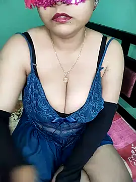 Snapshot of CherrychloeXO chatting on 02/16/26, 05:36 CherrychloeXO online show from 02/16/26, 05:36