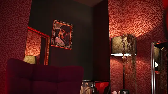 Snapshot of Roxa_Lana chatting on 06/20/26, 01:47 Roxa Lana online show from 06/20/26, 01:47