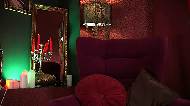 Snapshot of Roxa_Lana chatting on 06/27/26, 02:01 Roxa Lana online show from 06/27/26, 02:01