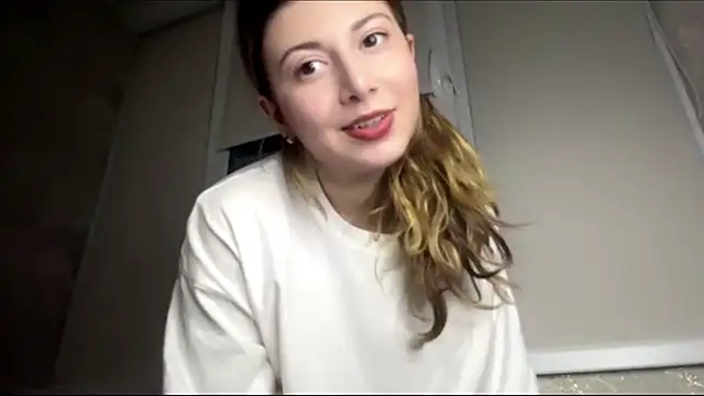 Snapshot of lunary_dr chatting on 12/01/25, 05:51 lunary dr online show from 12/01/25, 05:51