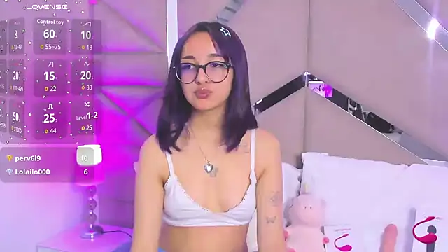 Snapshot of Dreammy_Kitty chatting on 12/15/25, 12:53 Dreammy Kitty online show from 12/15/25, 12:53