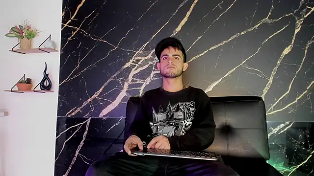 Snapshot of master_king_777 chatting on 12/18/25, 08:26 master king 777 online show from 12/18/25, 08:26