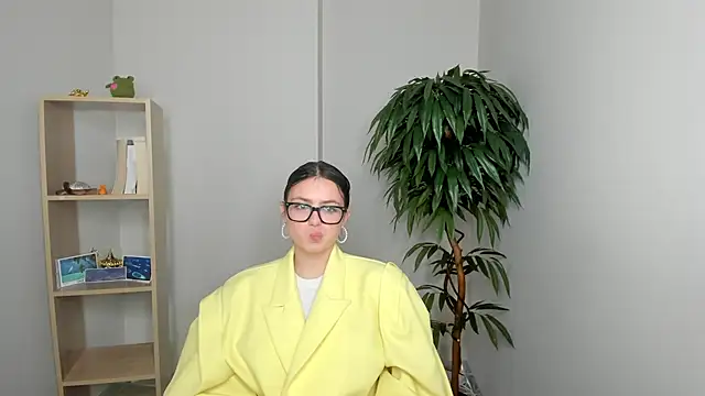 Snapshot of RonnieSparlin chatting on 12/02/25, 11:37 RonnieSparlin online show from 12/02/25, 11:37