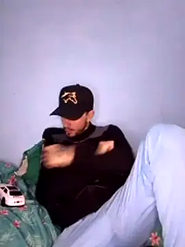 Snapshot of 30_GLADIADOR chatting on 12/16/25, 04:06 30 GLADIADOR online show from 12/16/25, 04:06