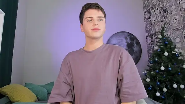 Snapshot of Olie_Sparkle chatting on 12/15/25, 09:41 Olie Sparkle online show from 12/15/25, 09:41