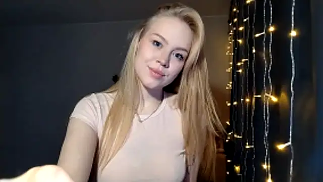 Snapshot of LunaPeony chatting on 01/19/26, 09:35 LunaPeony online show from 01/19/26, 09:35