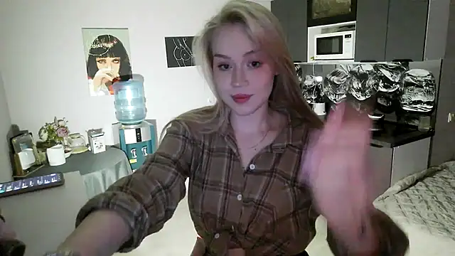 Snapshot of LunaPeony chatting on 02/04/26, 04:46 LunaPeony online show from 02/04/26, 04:46