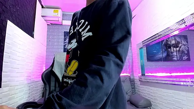 Snapshot of StormLuxX chatting on 12/05/25, 12:47 StormLuxX online show from 12/05/25, 12:47