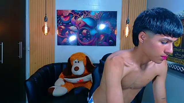 Snapshot of StormLuxX chatting on 12/15/25, 08:24 StormLuxX online show from 12/15/25, 08:24