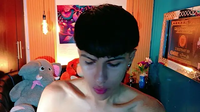 Snapshot of StormLuxX chatting on 05/06/26, 12:32 StormLuxX online show from 05/06/26, 12:32