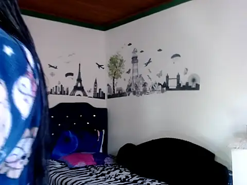 Snapshot of MisNicol chatting on 12/17/25, 12:55 MisNicol online show from 12/17/25, 12:55