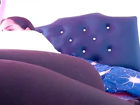 MisNicol online show from 04/08/26, 02:50