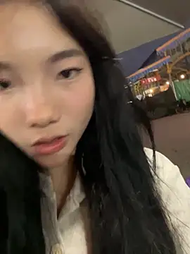 Snapshot of r-u-ok chatting on 12/02/25, 11:11 r-u-ok online show from 12/02/25, 11:11