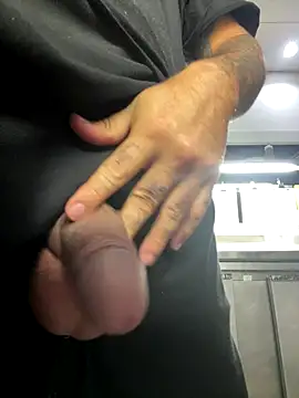 Snapshot of Samcan3 chatting on 12/20/25, 07:15 Samcan3 online show from 12/20/25, 07:15