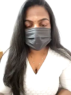 Snapshot of Tamil_Shara chatting on 12/15/25, 04:11 Tamil Shara online show from 12/15/25, 04:11