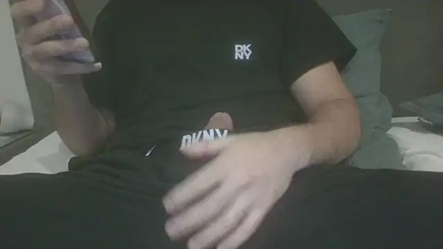 Snapshot of userre08 chatting on 12/15/25, 03:16 userre08 online show from 12/15/25, 03:16