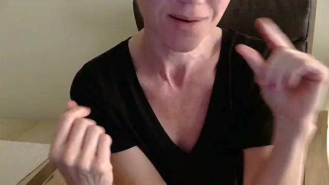 Snapshot of AuroraAG chatting on 05/25/26, 12:00 AuroraAG online show from 05/25/26, 12:00