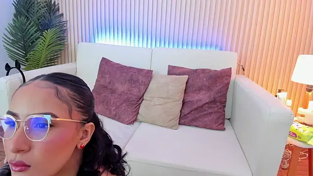 Snapshot of Samantha_luv_ chatting on 12/16/25, 12:48 Samantha luv online show from 12/16/25, 12:48